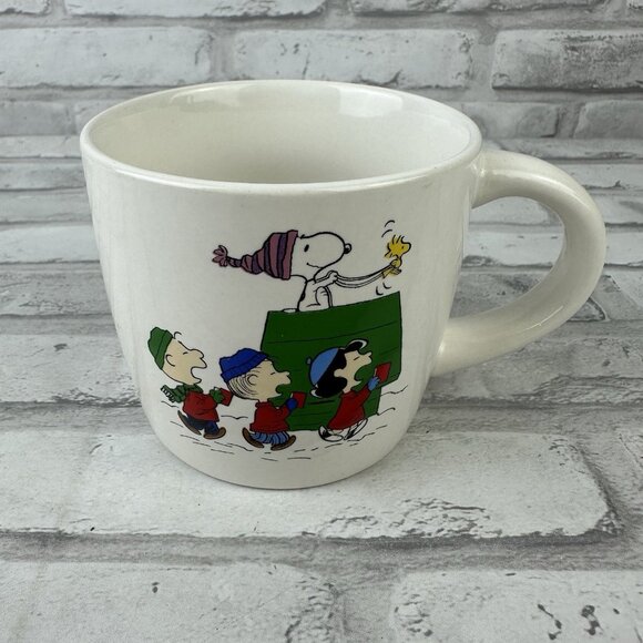 Peanuts Christmas Soup Mug Snoopy Charlie Brown Caroling 2020 Stoneware - Picture 1 of 4